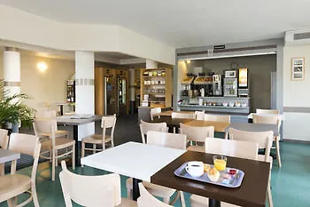 **  B&B Hotel Rennes Est Cesson Sevigne France